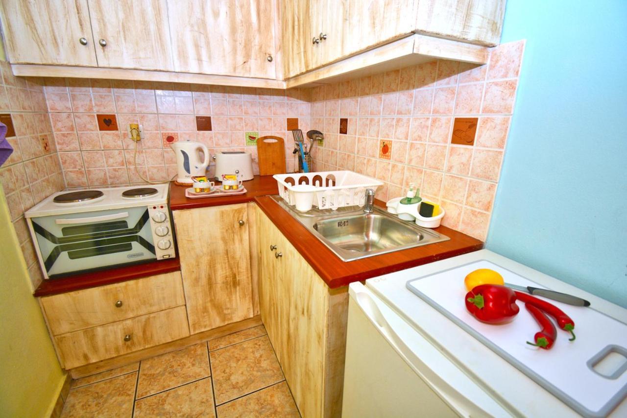 Mike'S Apartments อากิออส กอร์ดิออส ภายนอก รูปภาพ
